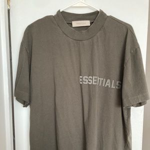 Essentials by Fear Of God t-shirt in dark olive grey Men’s Medium